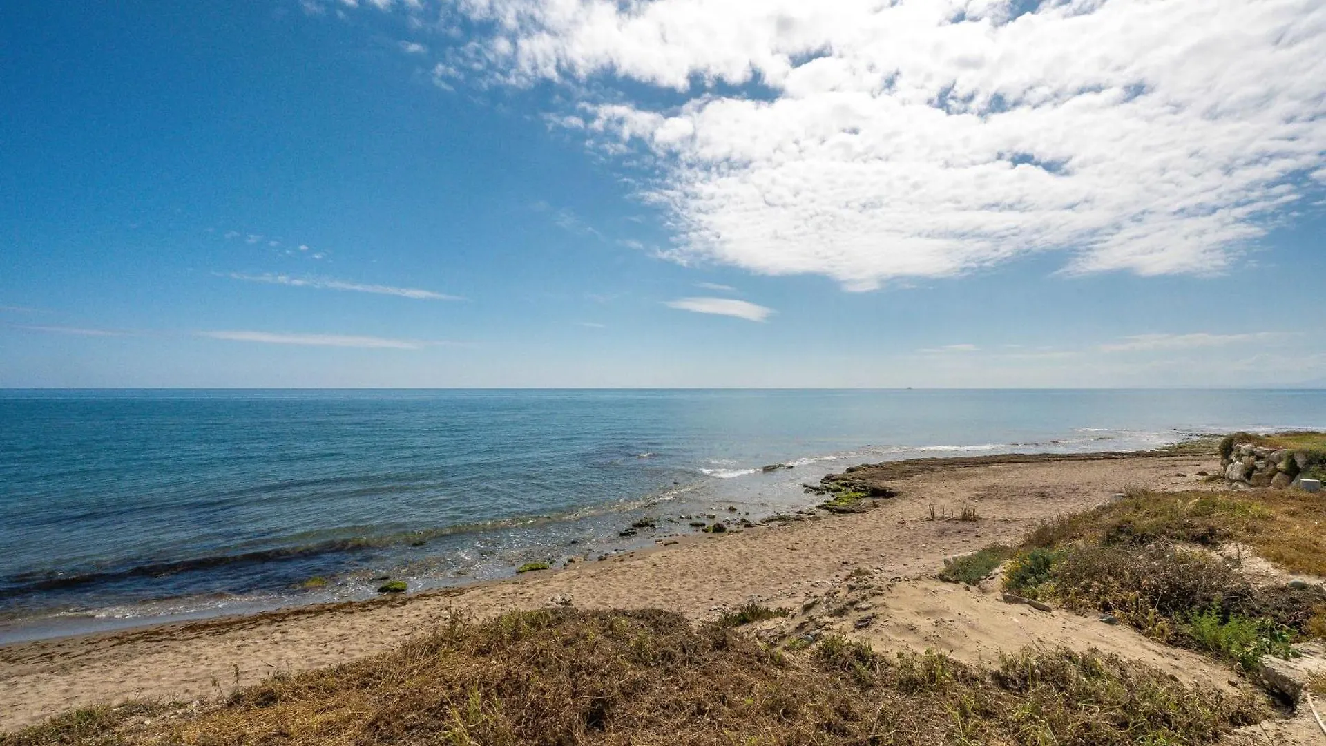 Beachfront Villa With Sea Views & Private Pool マルベーリャ スペイン