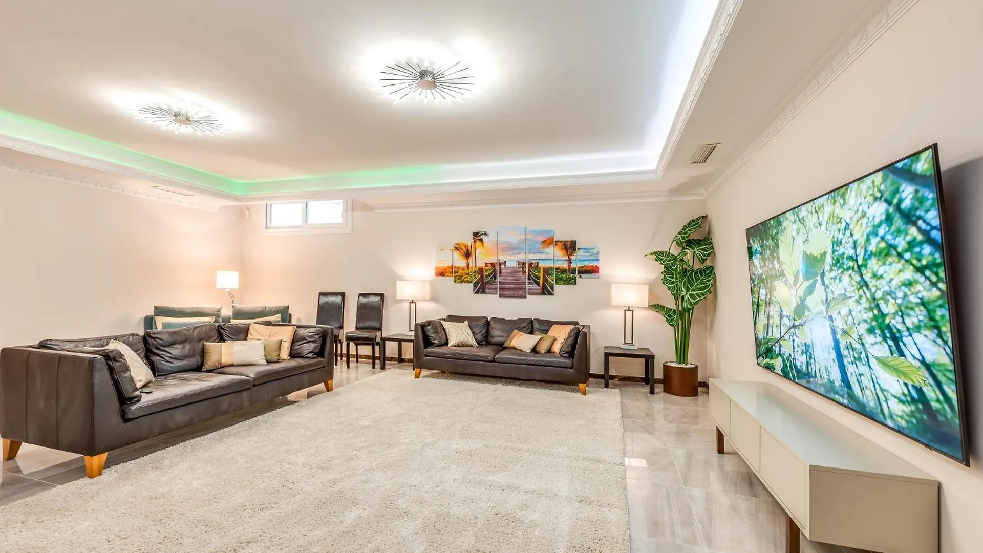 Beachfront Villa With Sea Views & Private Pool マルベーリャ スペイン