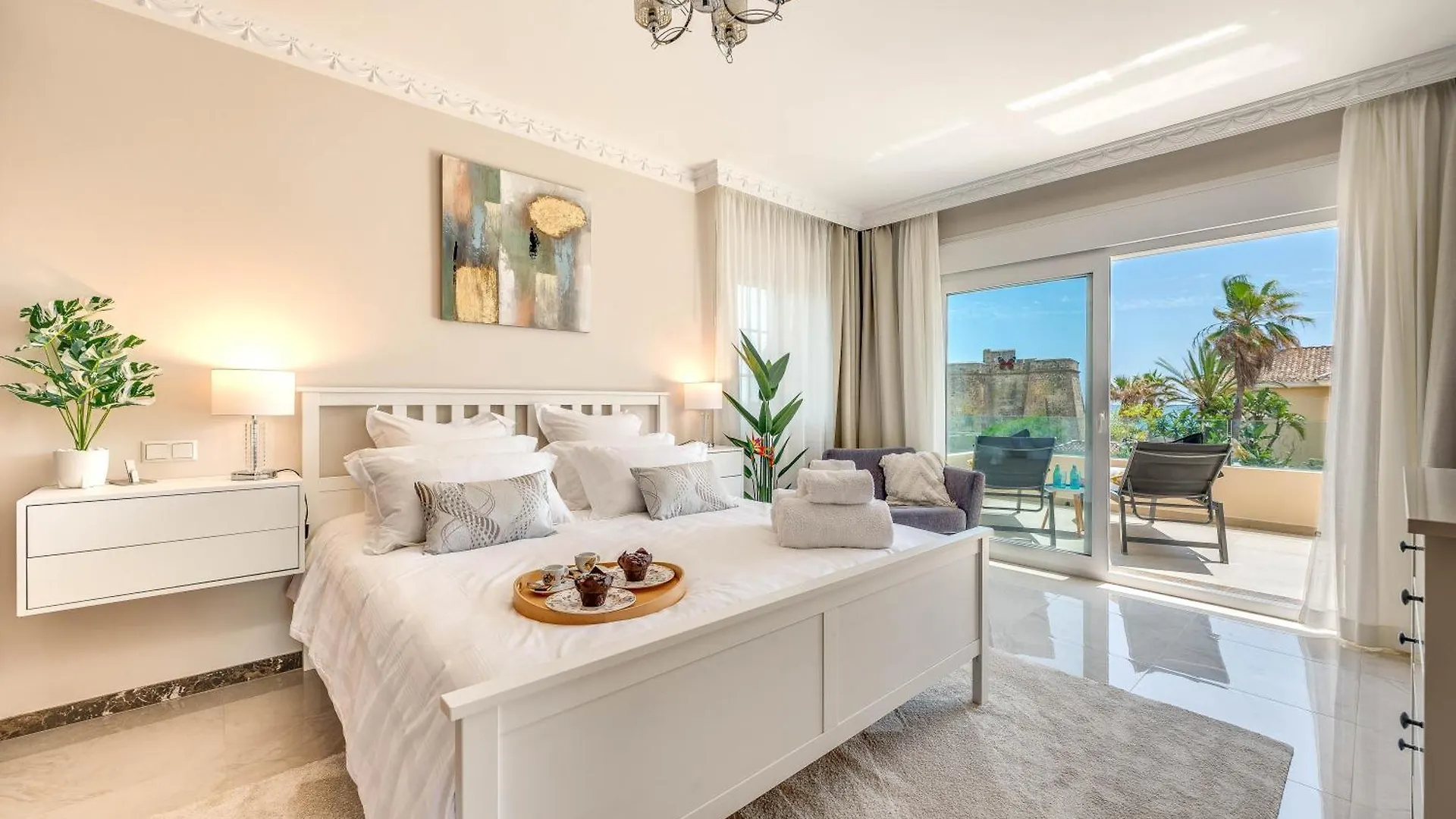Beachfront Villa With Sea Views & Private Pool マルベーリャ スペイン