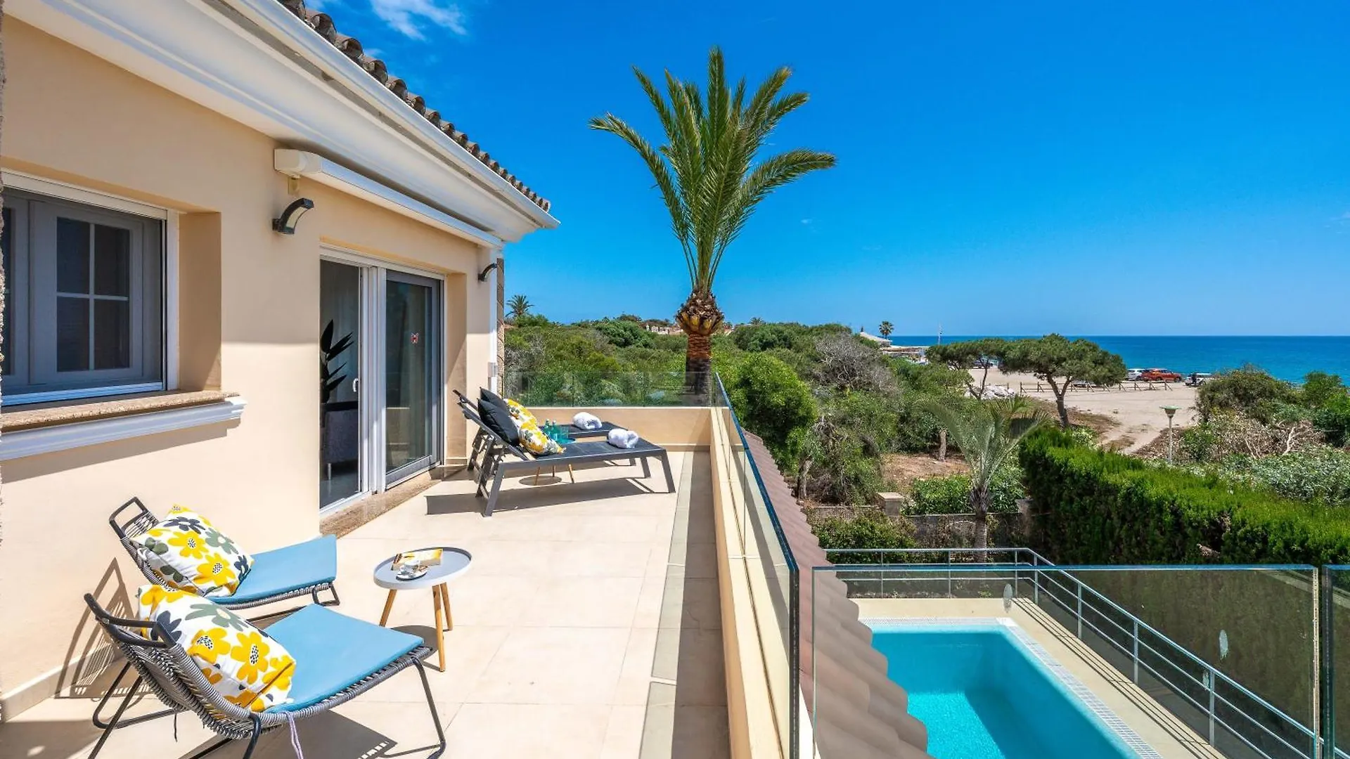 Beachfront Villa With Sea Views & Private Pool マルベーリャ 0*,