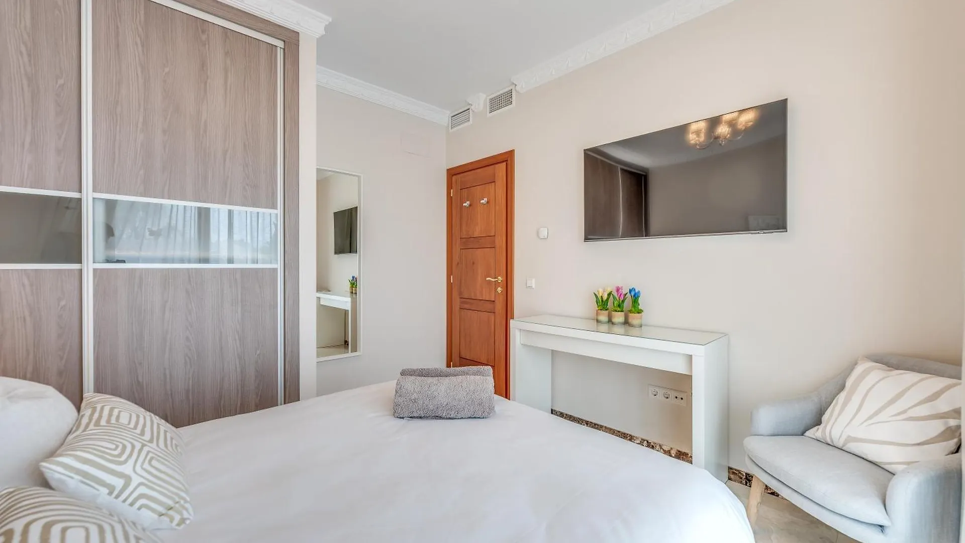 Beachfront Villa With Sea Views & Private Pool マルベーリャ
