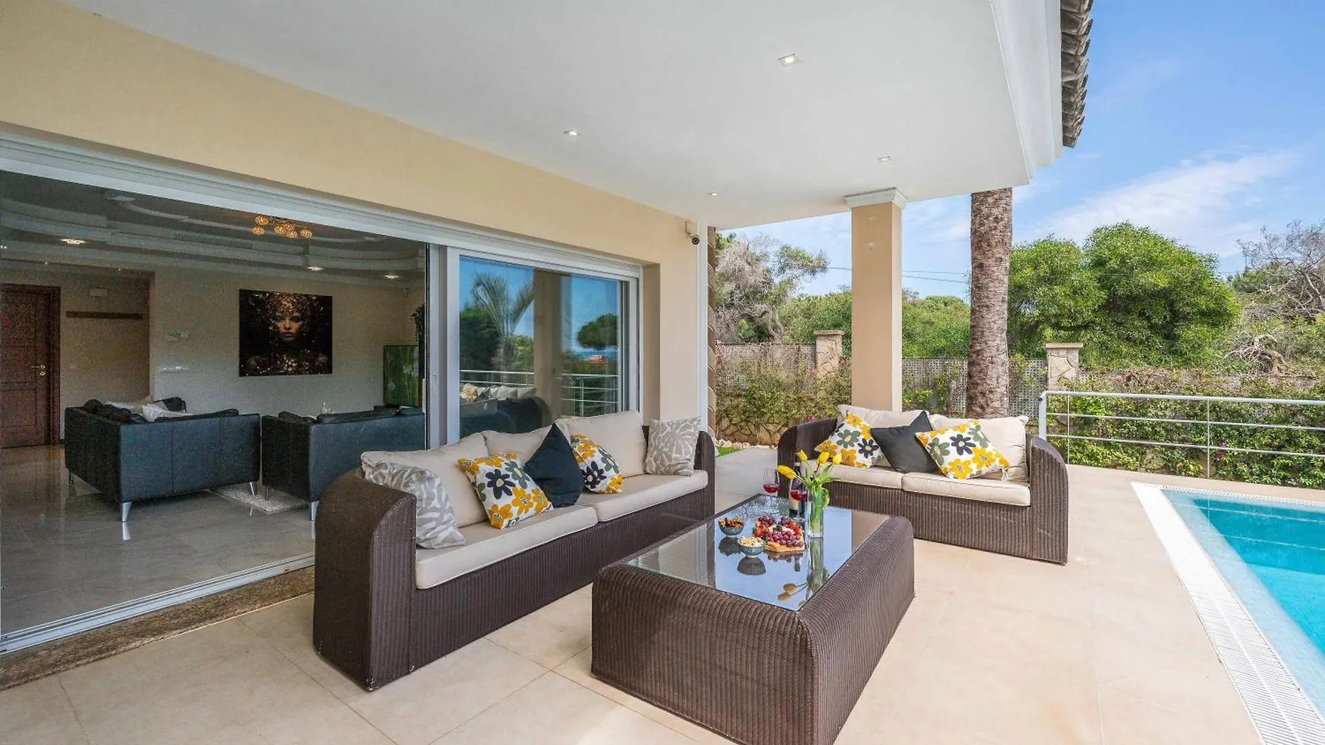 Beachfront Villa With Sea Views & Private Pool マルベーリャ スペイン