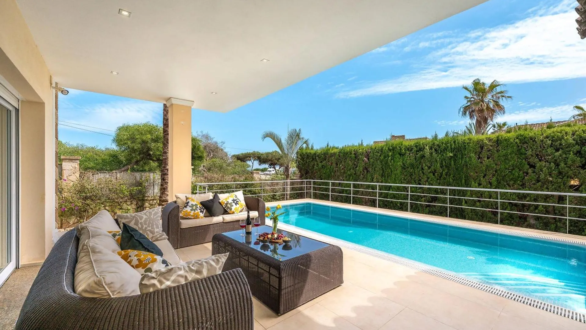 Beachfront Villa With Sea Views & Private Pool Marbella