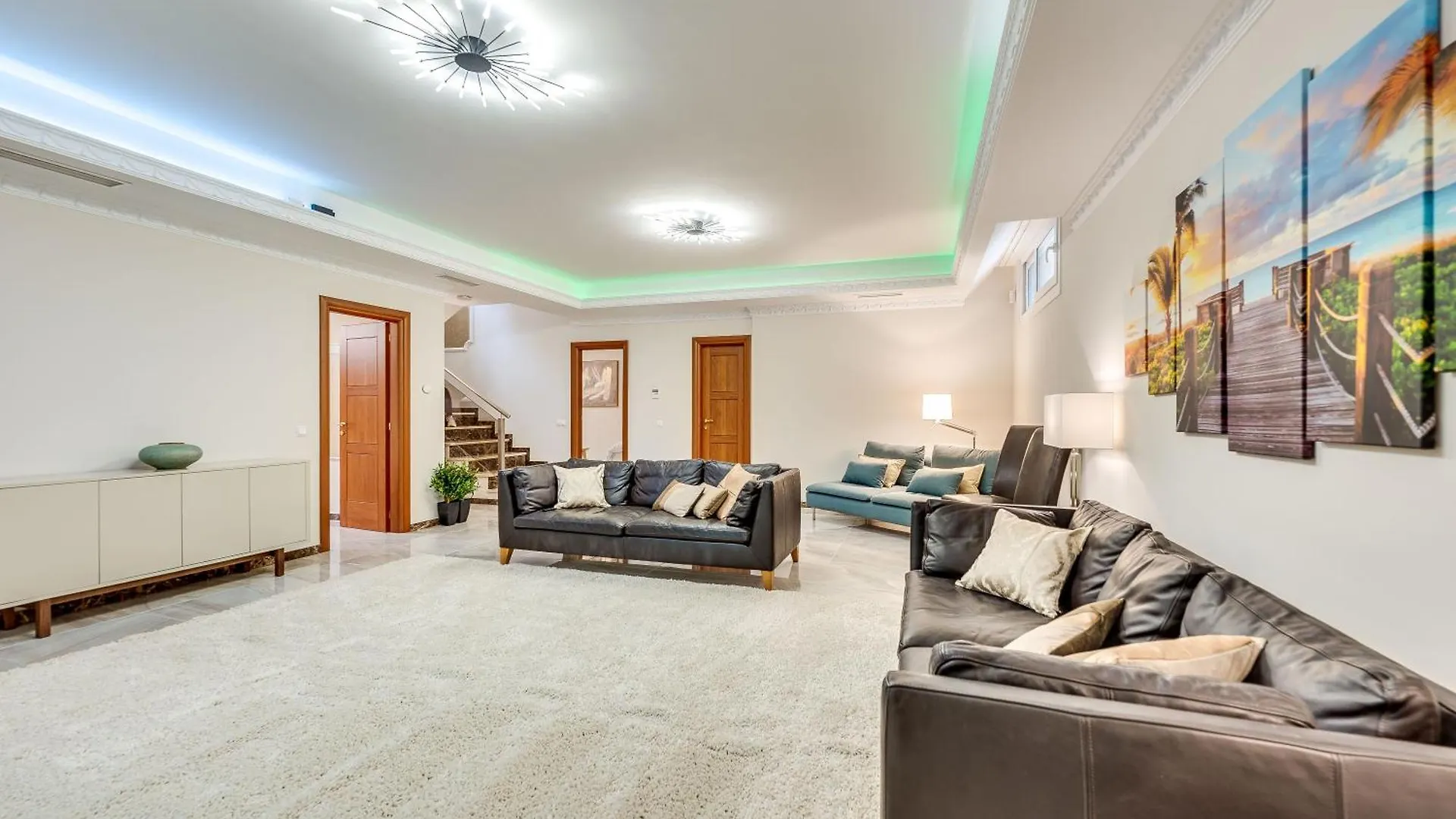 Beachfront Villa With Sea Views & Private Pool Marbella